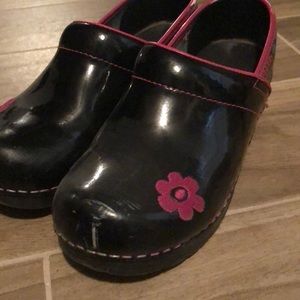 Nurse clogs